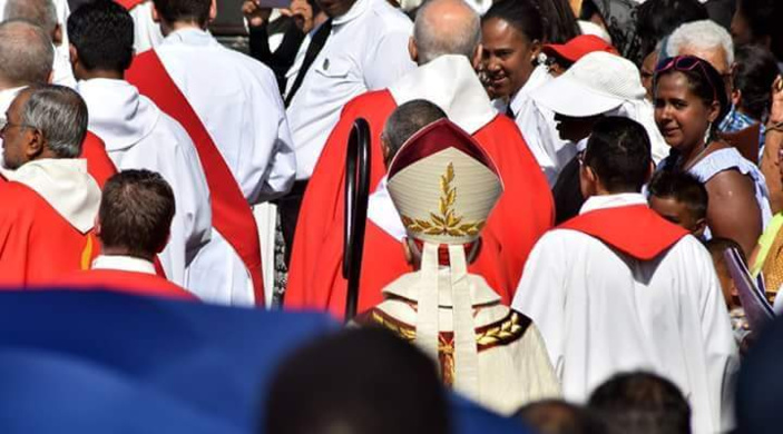 [Diaporama] Cardinal Maurice Piat a ordonné Yudesch Arnachellum, prêtre pour le diocèse de Port-Louis