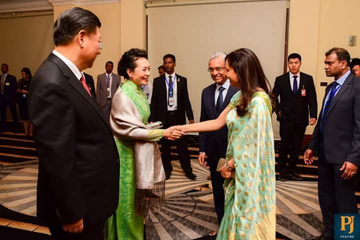 [Diaporama] La visite de courtoisie de 24h du couple présidentiel chinois à Maurice