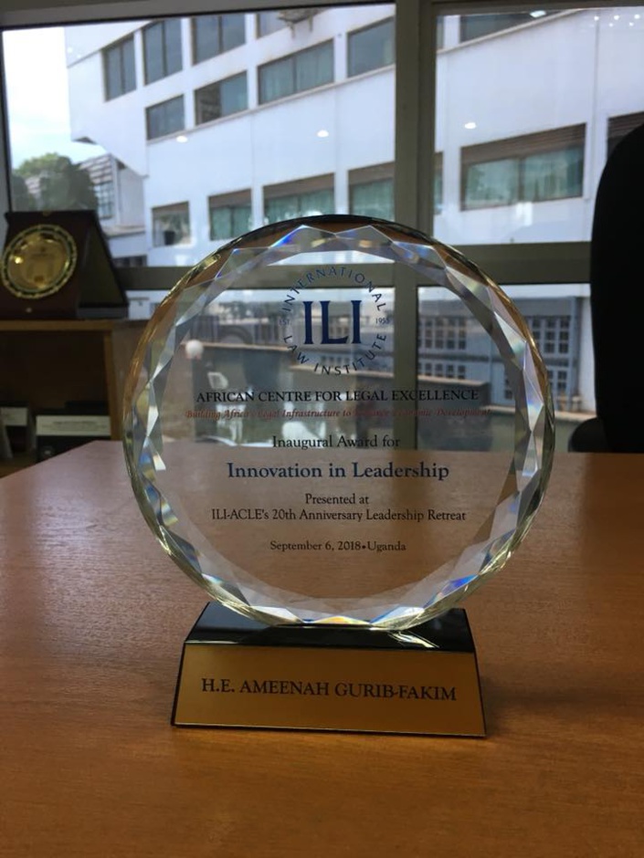 L'ex présidente Ameenah Gurib-Fakim a reçu un prix: Innovation in Leadership by the International Law Institute