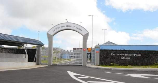 Deux prisonniers se rebellent à la prison de Melrose
