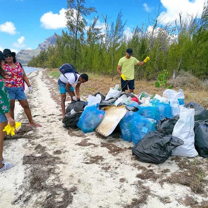 [Vidéo] L'île-aux-Bénitiers : Nettoyage et protection de l'environnement