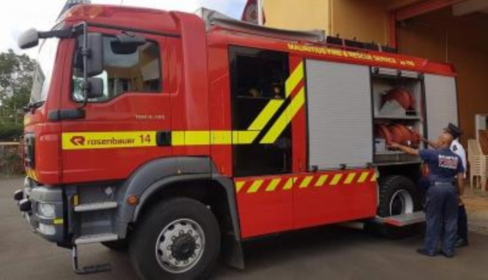 Incendie à St-Pierre : les pompiers toujours à pied d’œuvre mais sous contrôle