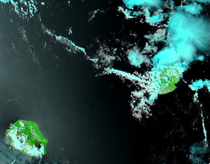 Aqua à 10h: les averses orageuses touchent le nord et le nord ouest de Maurice. La Réunion jouit du beau temps.