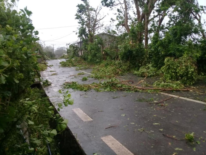 [Diaporama] Le cyclone intense GELENA ravage Rodrigues avec des rafales de 165 km/h