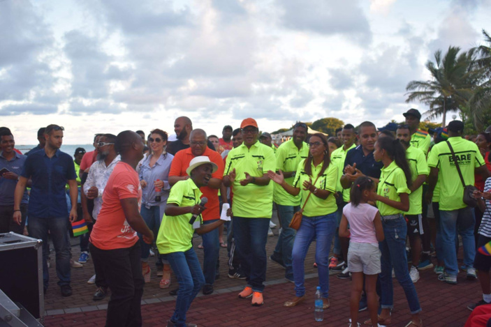Le couple Mistrin aux cotés des ministres Toussaint et Jhugroo à Mahebourg, lors du rassemblement pour les JIOI 2019.