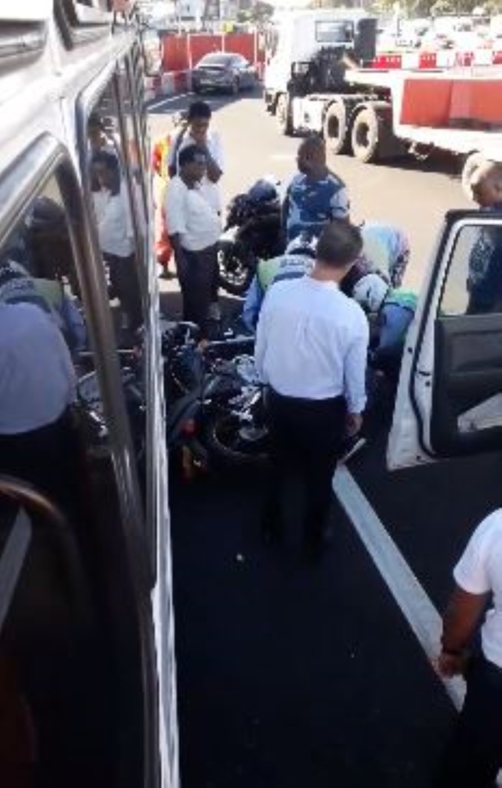 Accident de moto au rond de Jumbo Phoenix : circulation perturbée