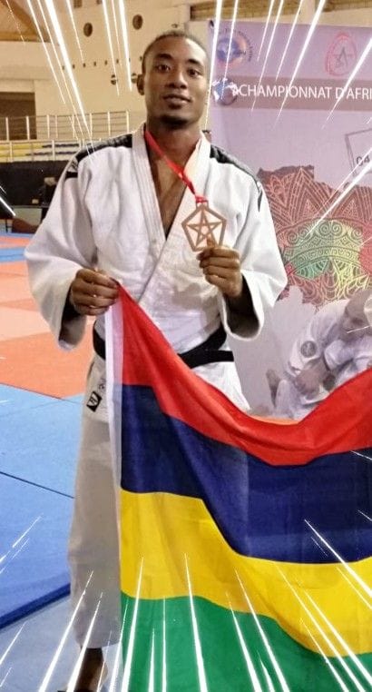 Jonathan Charlot (-77kg) remporte l’argent en ‘fighting’ et le bronze en ‘newaza’.