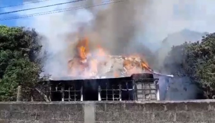 Une maison détruite par un incendie à Quatre-Bornes
