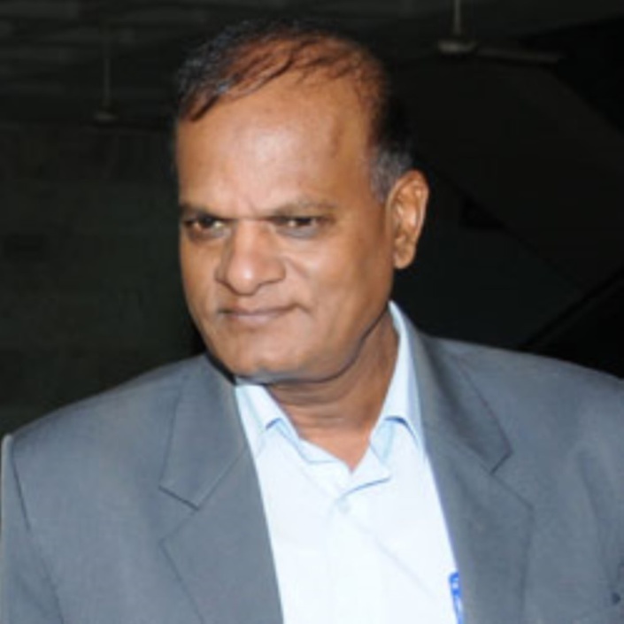 Prakash Maunthrooa quitte le Bâtiment du Trésor pour le Sun Trust
