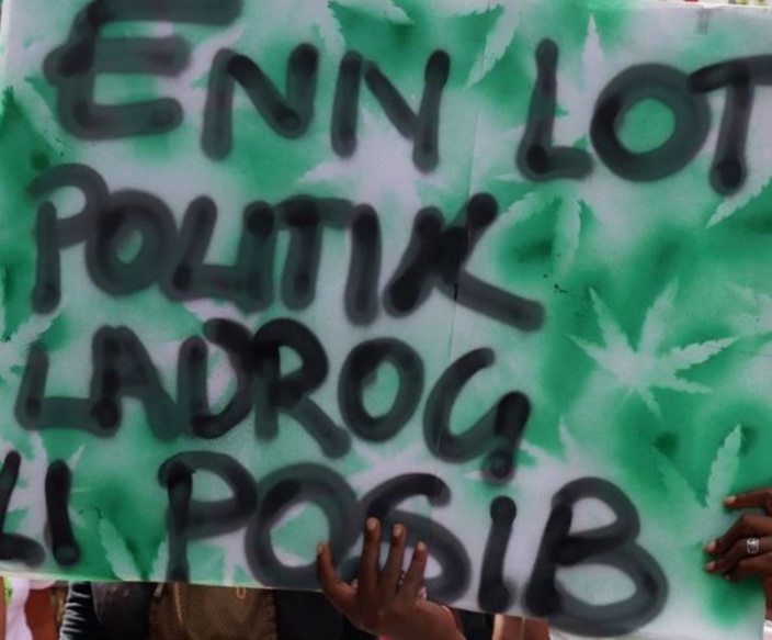 Marche pour le cannabis thérapeutique à Port-Louis : un manifestant arrêté avec du cannabis