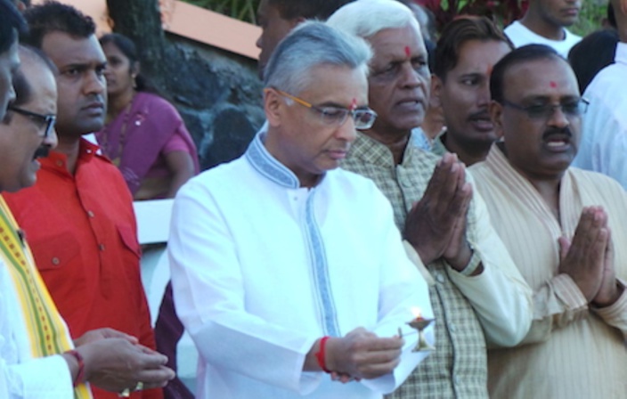 Photo illustration. Pravind Jugnauth lors du Maha Shivaratree