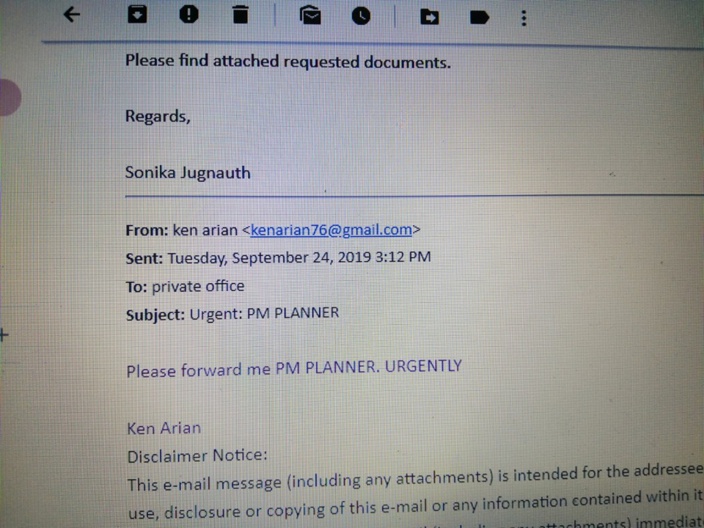Le Bureau du Pm enquête après la fuite alléguée de courriers électroniques entre Sonika Jugnauth et Ken Arian