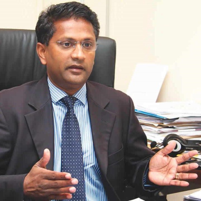 CEB : L'ancien CEO, Seety Naidoo reprend son poste