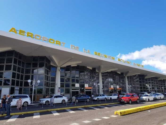 Un réveillon à l'aéroport ? Des passagers d'Air Mauritius toujours bloqués à Roland Garros