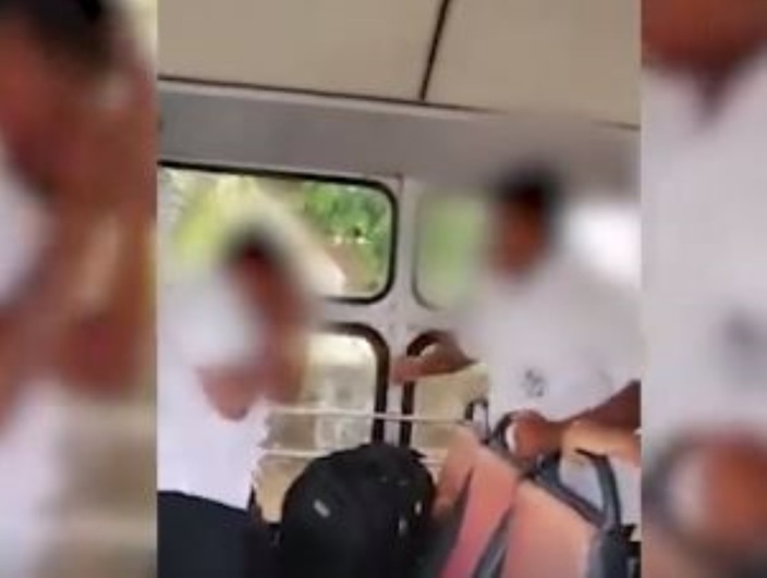 Un collégien, victime de harcèlement et d'agression par ses "amis" dans un bus