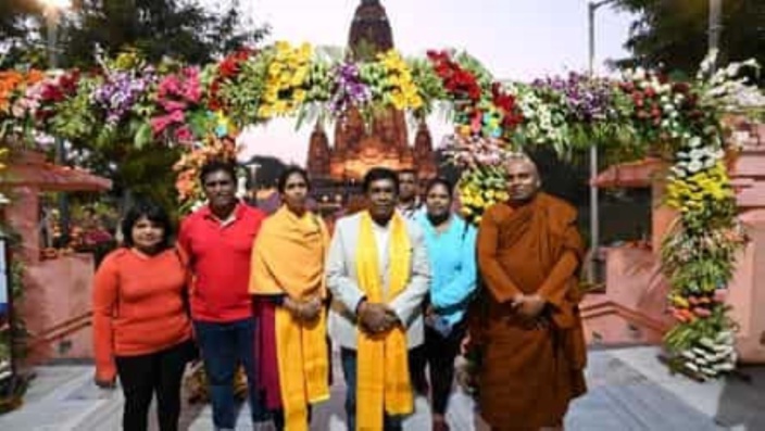 Pradeep Roopun s'offre un voyage spirituel en Inde et se fait "arrêter" pour excédent de bagages