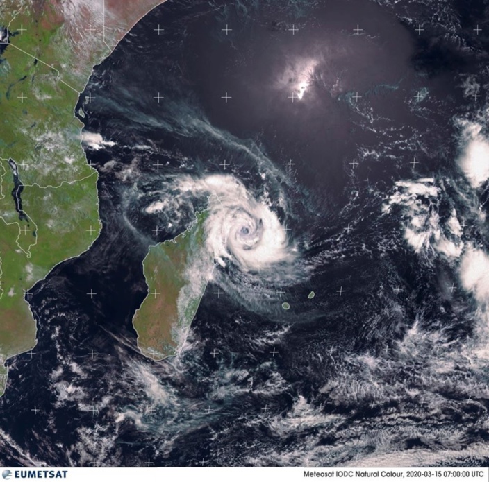 La forte tempête tropicale Herold est centrée à environ 800 km au nord-ouest de Maurice