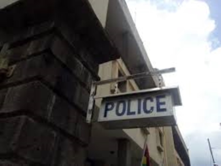 Petite-Rivière : Trois arrestations pour vol de tablettes dans une école