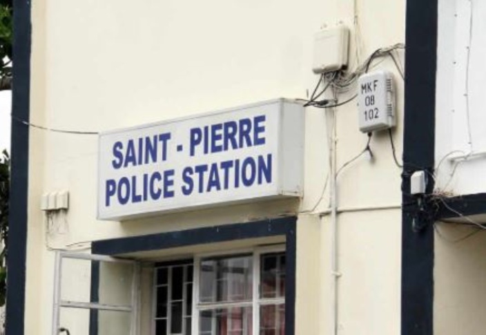 Saint-Pierre : Policier voleur de portable
