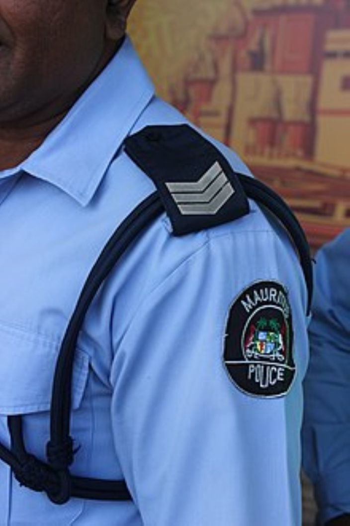 Dagotière : Un policier a la main lourde