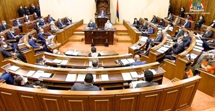 Parlement : L’opposition boycottera l’intervention d’Ivan Collendavelloo