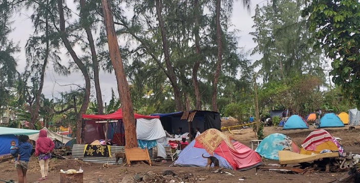 Une tente entre ciel et terre pour les squatters à Maurice