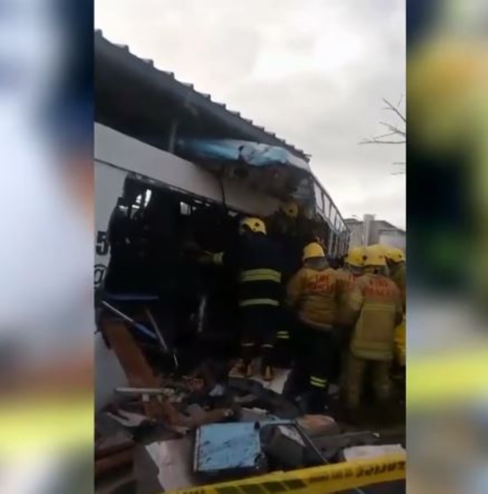 A Pailles, un autobus avec des travailleurs étrangers fait deux morts et plusieurs blessés