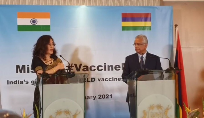 Accueil superstar pour l'arrivée des vaccins contre le Covid-19 en provenance de l'Inde à Maurice 