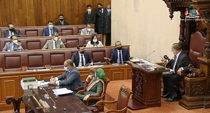 Parlement : Bassesse, coups bas et insultes de Pravind Jugnauth avec la complicité du Speaker