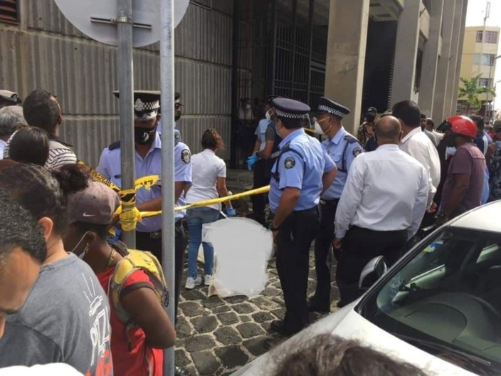 Le corps d'une employée du ministère de la Santé retrouvé sur l'asphalte à Port-Louis