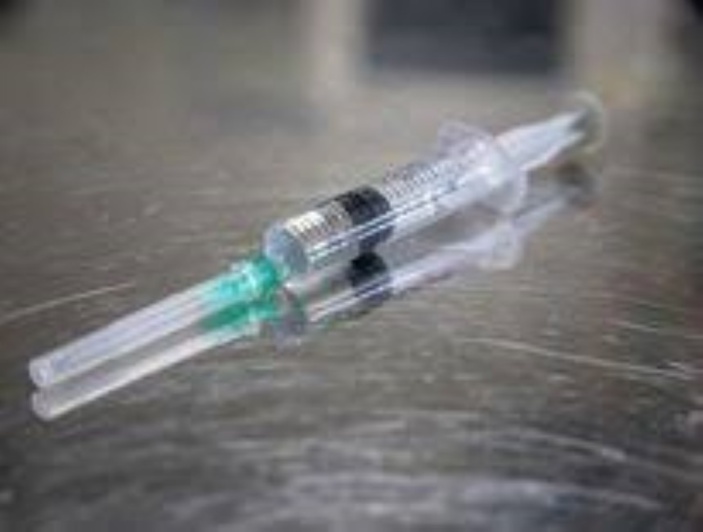 Vaccination indirectement obligatoire : l’affaire renvoyée au 5 juillet