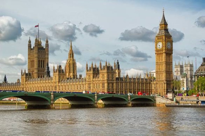Londres : Manifestation devant  Westminster pour réclamer le départ de Phokeer