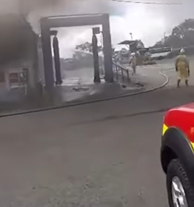 Incendie maîtrisé dans un entrepôt de la Compagnie nationale de transport (CNT) à Forest-Side