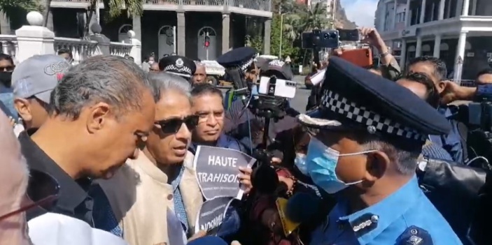 Un gradé de police porte plainte contre les élus de l’opposition