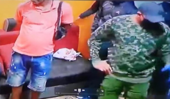 [Vidéo] Madame Ah Tok accuse la police d'avoir planté de la drogue chez eux
