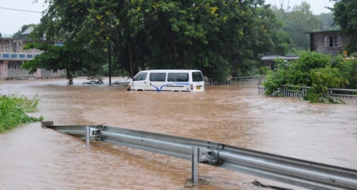 Intempéries : Inondations et panique sur les routes