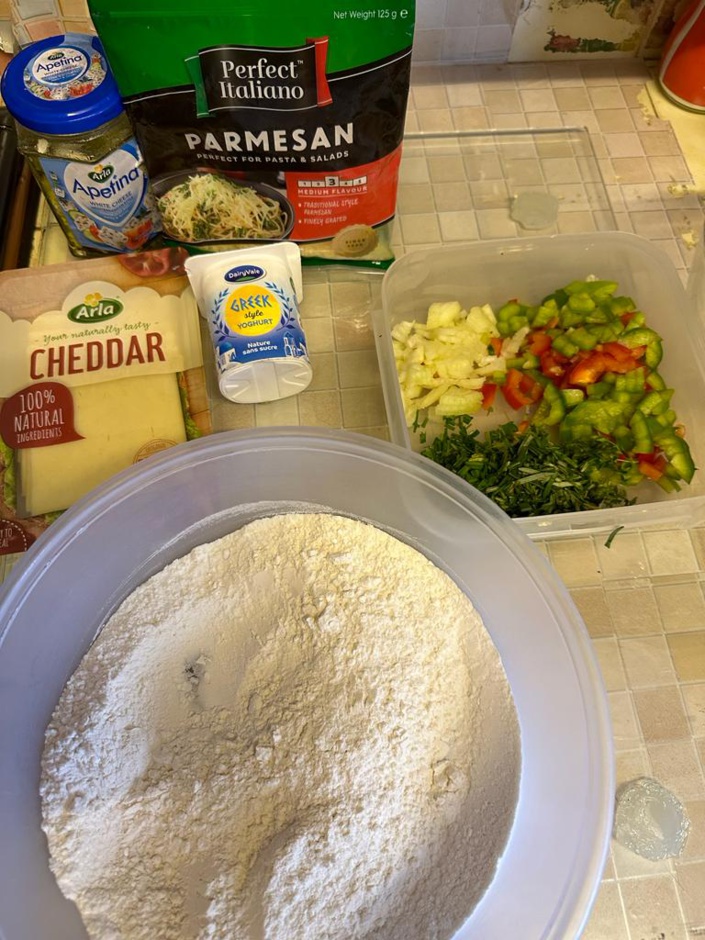 La recette de Farihah : Muffins salés au poivron et au fromage
