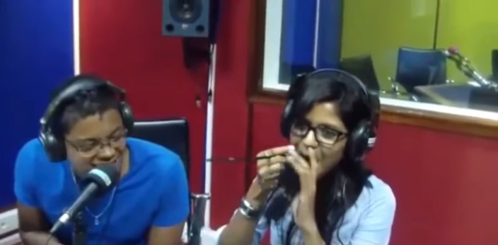 Vidéo- Subhasnee Luchmun Roy et son incroyable talent : 30 pailles dans la bouche sans avaler !