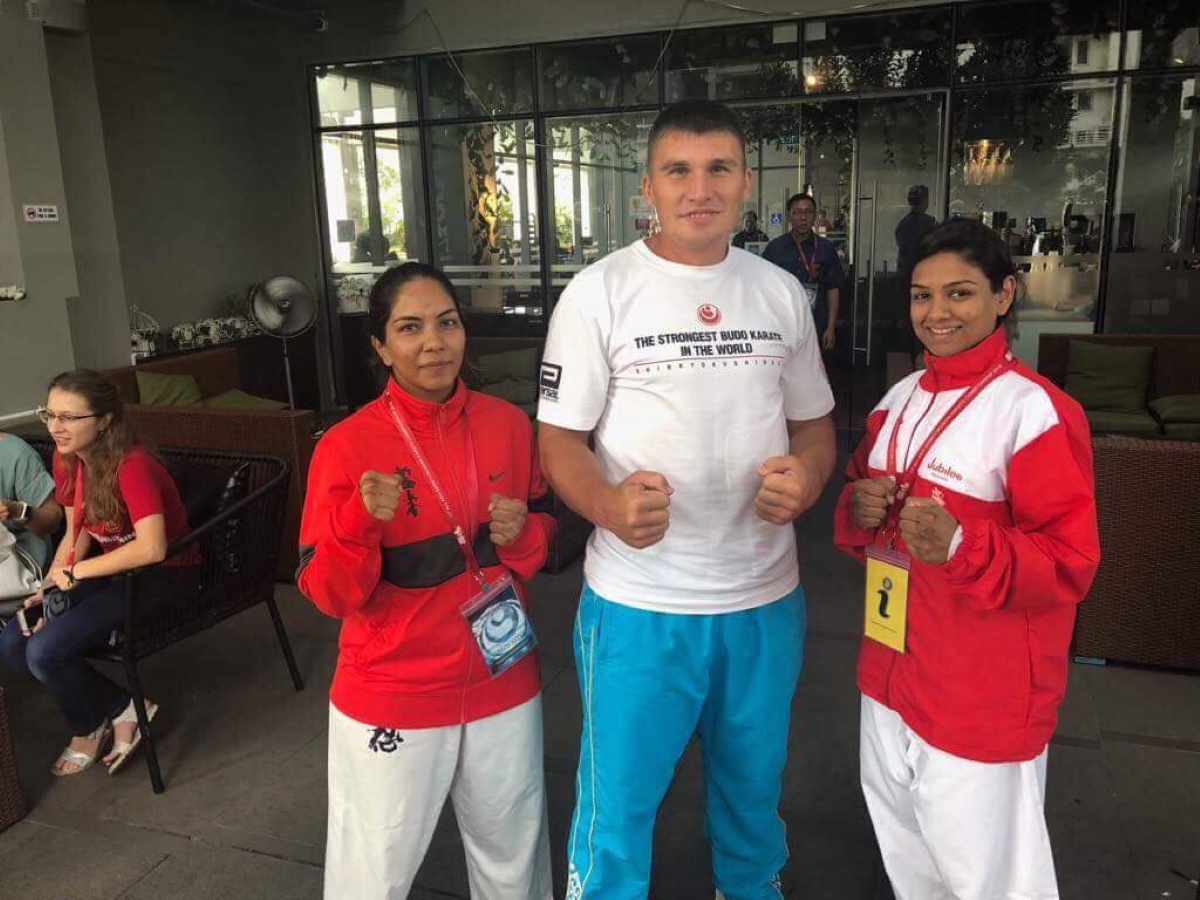 Ilya Yakovlev (Bronze Medallist at the World Cup 2017 in Kazakhstan) with Nabiihah Sattar & Farzanah Aumeer