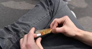 Un collégien pris avec un sac de cannabis