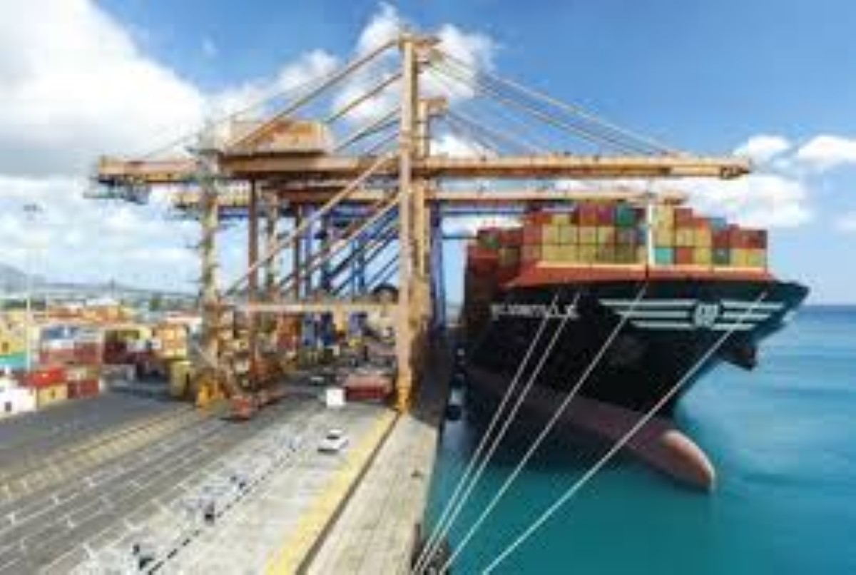 Le Premier ministre annonce des investissements Rs 47 milliards dans le port