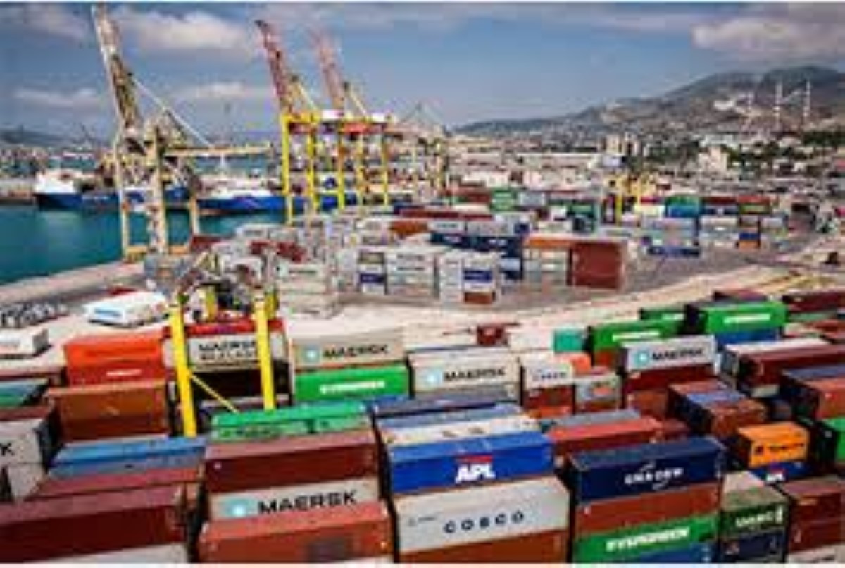 Gilets jaunes : 1 700 conteneurs réunionnais se trouvent à l’entrepôt du port à Port-Louis
