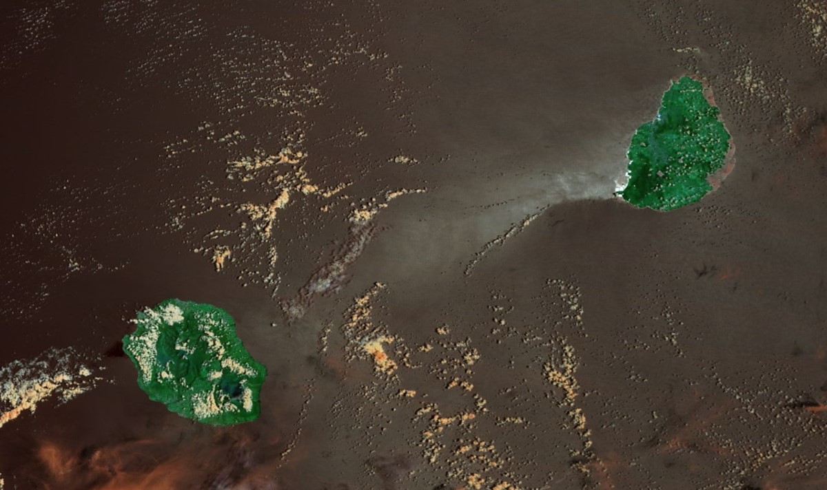 Les Iles Soeurs vues par Terra/Modis à 10h35. Grand soleil sur Maurice. Photo sat: NASA US