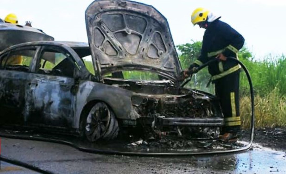 Un nouveau drame évité de peu : une voiture prend feu 