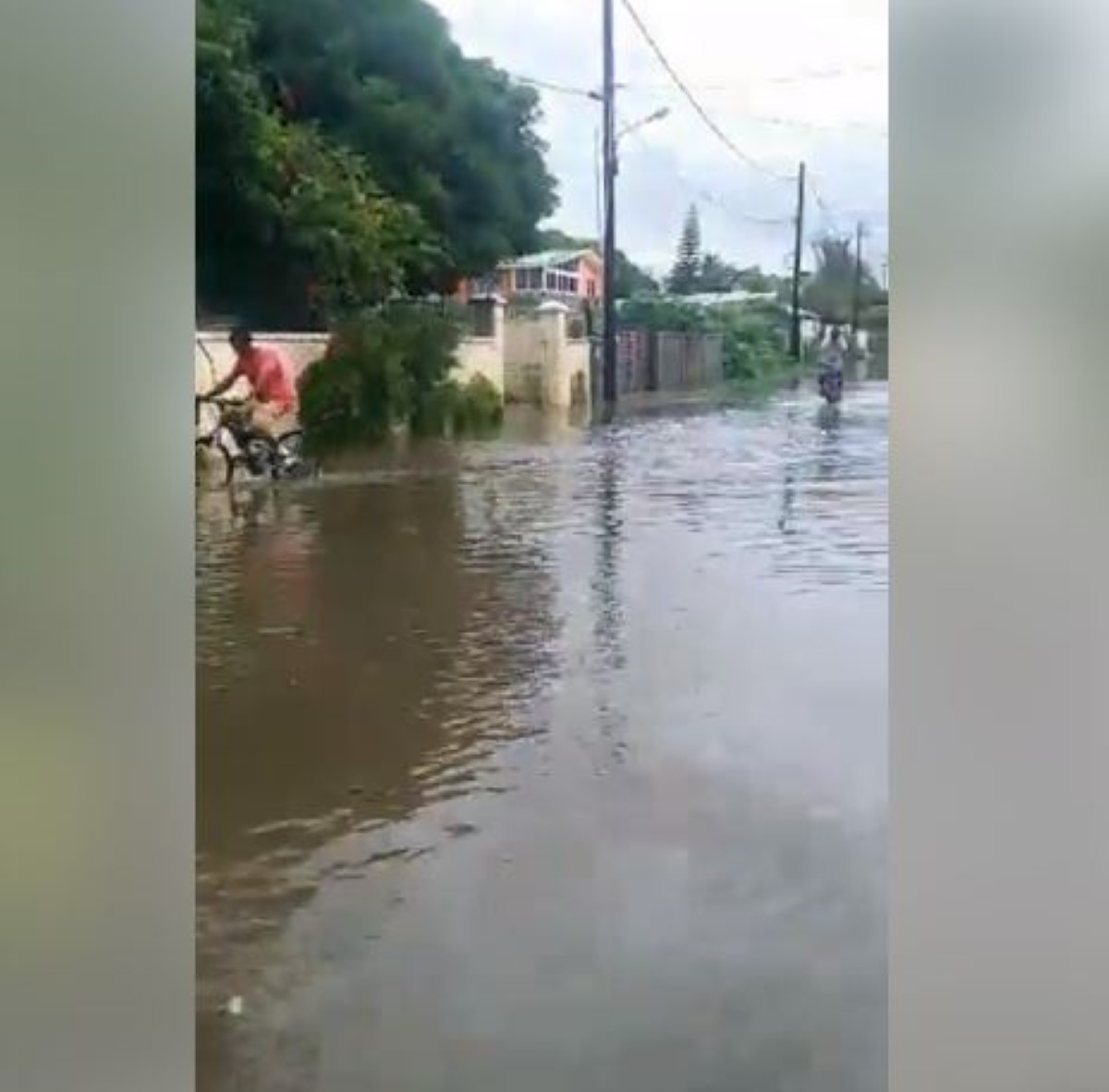 [Vidéo] Mauvais temps dimanche : accumulation d'eau à Flic-en-Flac