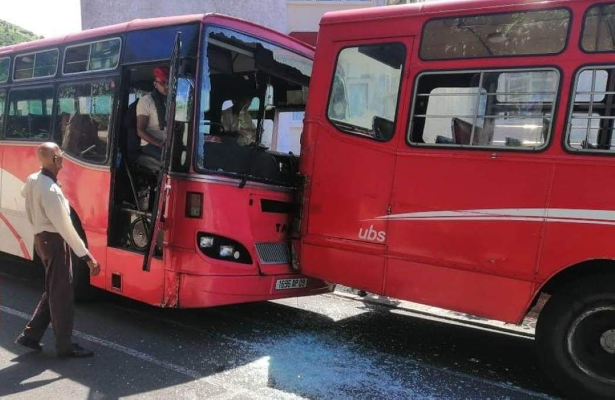 Port-Louis : Collision entre deux autobus