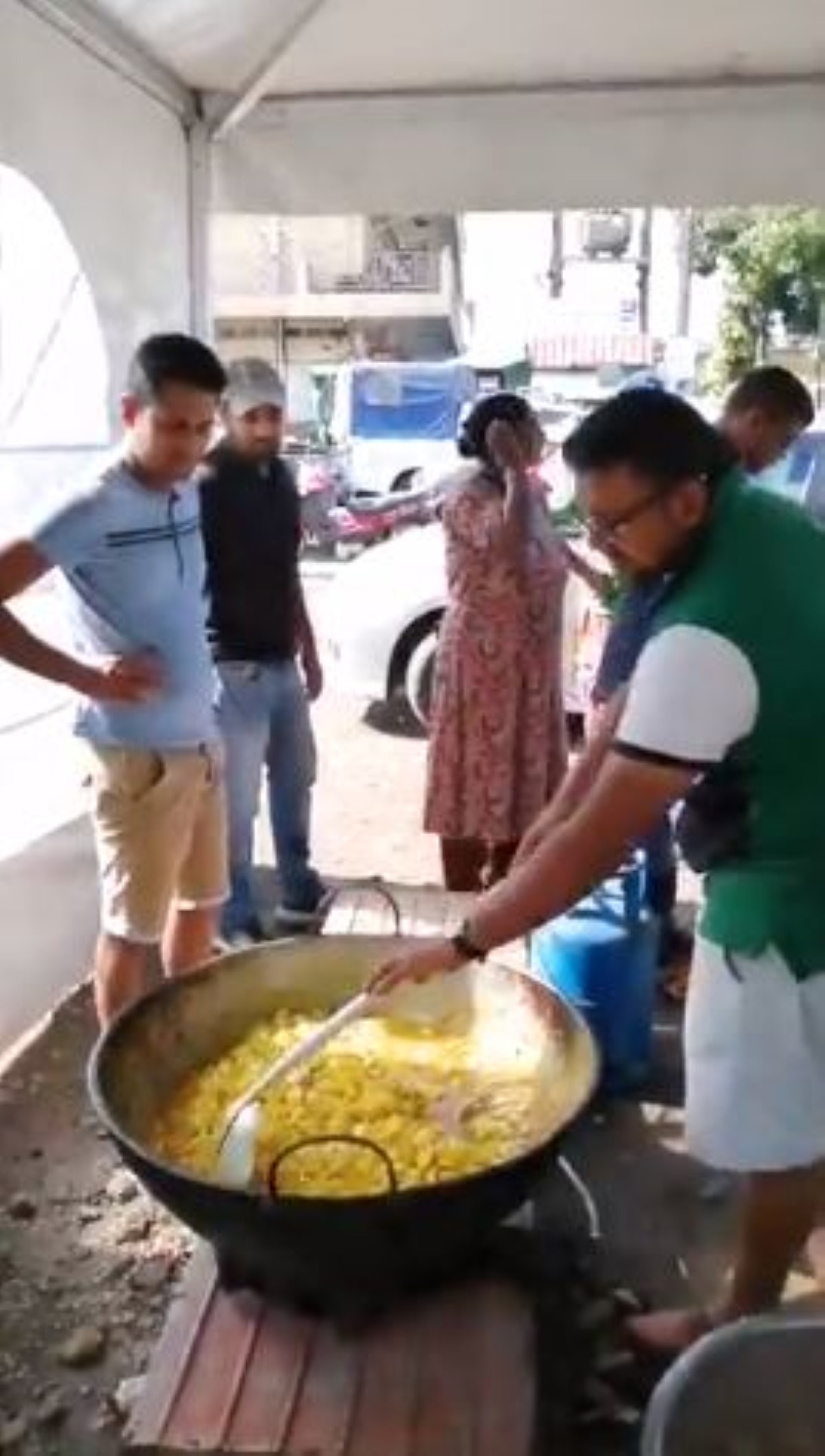 [Vidéo] Solidarité mauricienne : Une cuisine mobile pour les sinistrés