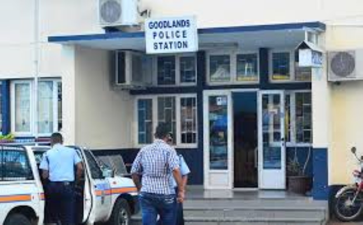 Trois arrestations à Goodlands pour vol de bijoux