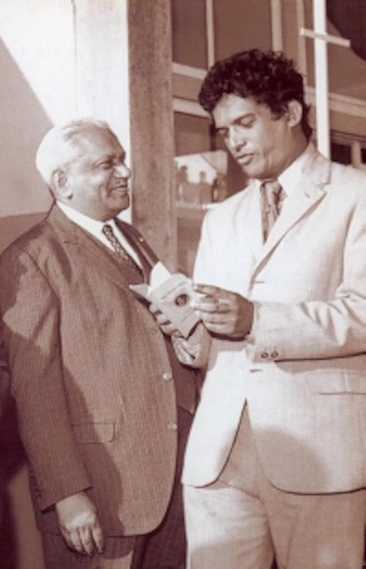 Sir Seewoosagur Ramgoolam et sir Gaetan Duval. (photo archive)