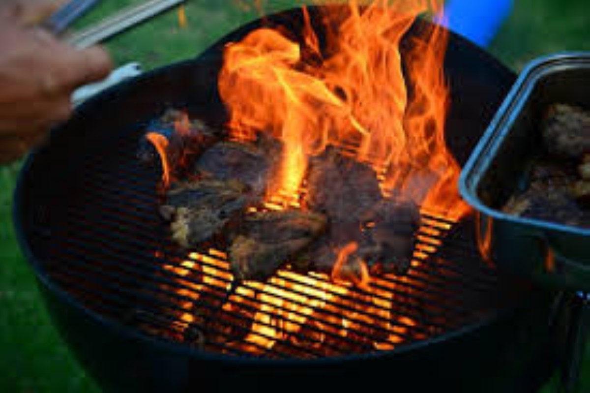 Le barbecue, un plaisir qui n’est pas sans risque : Un homme hospitalisé à l’unité des grands brûlés 